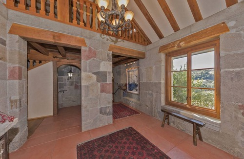 Sonoma House | Magnificent Estate, Vineyard Views, Pool and Spa - Sonoma Valley Farm Stay