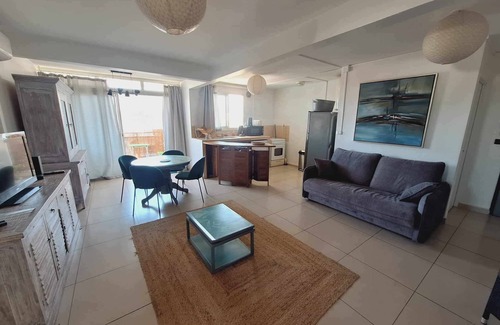 Centre-Ville Apartment | Magnificent F2 sea view 2 steps from the lagoon of Saint Pierre