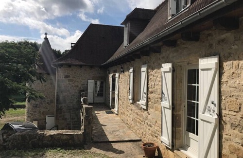 Queyssac-les-Vignes House | Magnificent mansion with large swimming pool on the outskirts of Périgord!