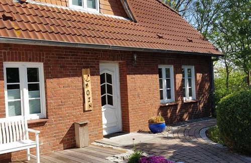 Osterhever House | Magnificent location: cozy cottage with charm