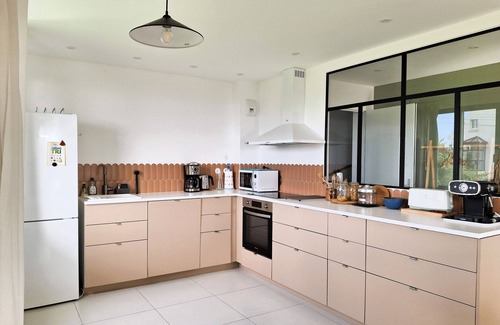 Crozon Apartment | Magnificent modern apartment with sea and garden view! Close to beach.
