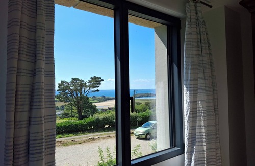 Crozon Apartment | Magnificent modern apartment with sea and garden view! Close to beach.