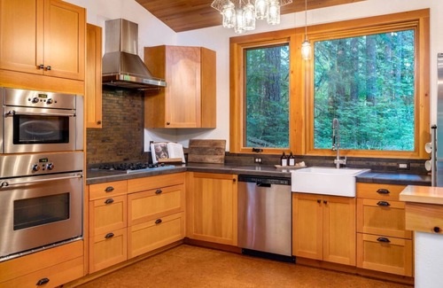 Rhododendron House | Magnificent Mountain Cabin on 5 Acres Next to Creek, Picturesque Outdoor Space, Hot Tub, Ping Pong