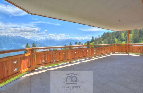 Anzere Apartment | Magnificent new flat, beautifully decorated.Located close to the village square in Anzère, it compri
