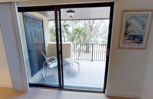 Seven Mile Beach Condo | Magnificent Ocean Views from this 3rd Floor Penthouse- 4 Br/4 Baths - TIC