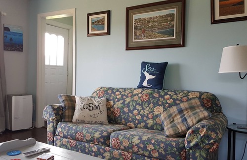 Flatrock House | Magnificent Oceanfront Cottage in Flatrock- 12 minutes from St. John's (YYT)