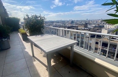 Quartier de la Folie-Mericourt Apartment | Magnificent Penthouse panaramic view of Paris