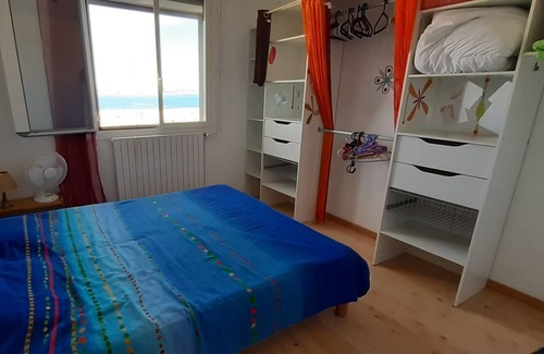 8th Arrondissement Apartment | Magnificent sea view, close to the beach, 3-room apartment, 60 m2