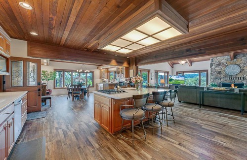 Forestville Villa | Magnificent Sonoma Farm House - 4-5 bedrooms, pool, hot tub, Vineyard, working farm - pick your own fresh fruit,