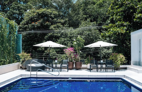 Morumbi House | Magnificent suspended pool in Morumbi overlooking the Atlantic Forest