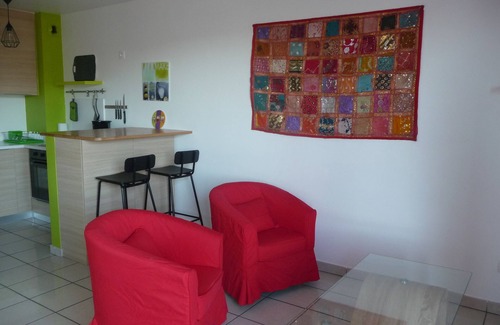Centre-Ville Apartment | Magnificent T1 2 steps from the beach and shops in Saint Pierre