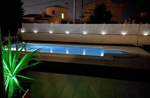 Les Tres Cales Villa | MAGNIFICENT VILLA/SUMMER KITCHEN 8 pers. POOL/WIFI/NETFLIX 4 bd/2 baths