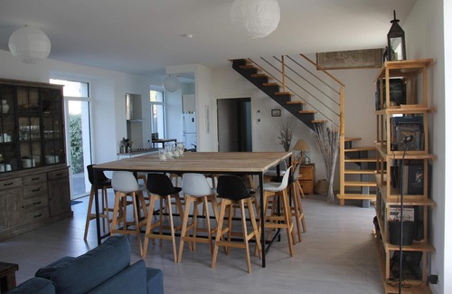 Sarzeau House | Magnificent view, sleeps 12, waterfront, roof-top terrace, sauna