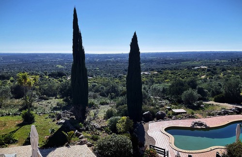 Silves House | Magnificent views all the way to the sea, in the heart of nature, great privacy