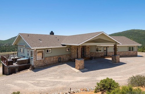 Julian House | Magnificent Views and Privacy from this Lake Cuyamaca home