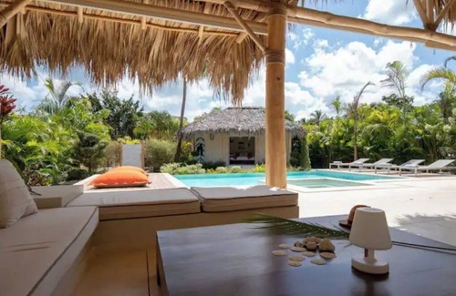 Las Terrenas Villa | Magnificent villa on Coson beach with separate bungalow