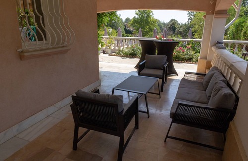 Draguignan Villa | Magnificent villa with large swimming pool and wooded garden. Ideal for families