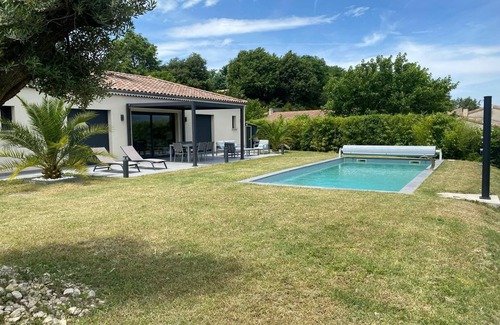 Upie Villa | Magnificent Villa with Swimming Pool in Upie
