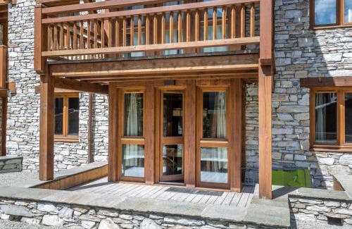 Val-d'Isere Apartment | Magnifique Appartement au Centre de Val-d'Isère, Proche Pistes et Commerces - FR-1-519-1