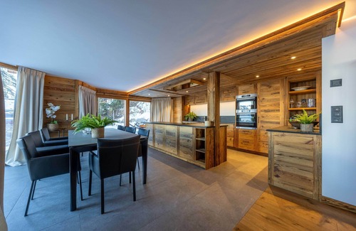 Nendaz Ski Chalet | Magnifique Chalet en Vieux Bois Avec vue Spectaculaire sur les Alpes Bernoises