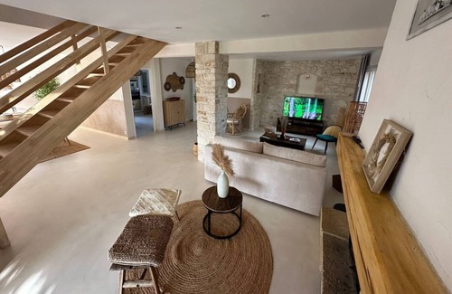 Saint Michel d'Euzet Villa | Magnifique Villa au Calme Avec Piscine