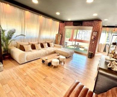 Tarascon Apartment | Magnifique loft atypique