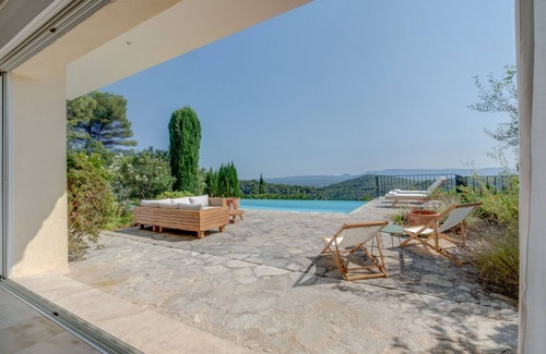 Seillans House | Magnifique Maison Proche de Seillans, vue Incroyable, Piscine à Débordement 12/5