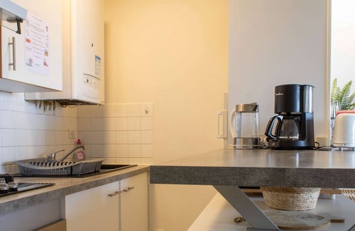 Erquy Apartment | Magnifique T3, entièrement rénové, les pieds dans l'eau