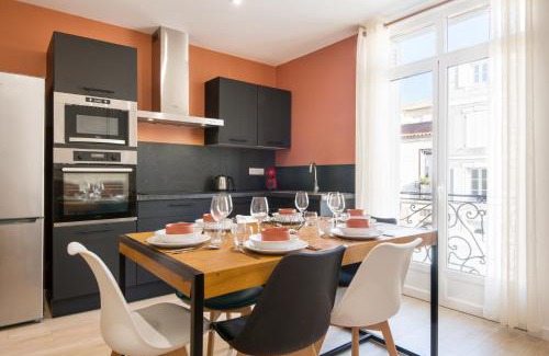 Rochefort Apartment | Magnifique T3 totalement rénové, hypercentre Rochefort, arrivée autonome !