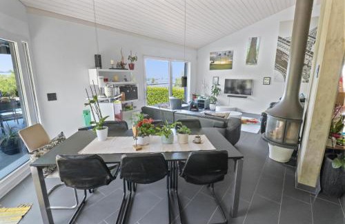 Cudrefin Villa | Magnifique villa avec piscine et vue sur le lac