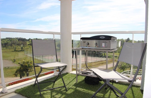 L'Aiguillon-sur-Vie Apartment | Magnifique vue sur Golf Avec Piscine, Tout Confort
