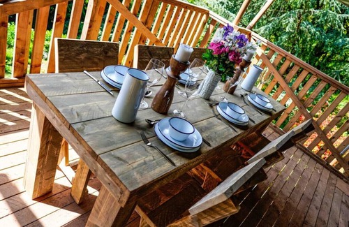 Kingsbridge Cabin | Magnolia Lodge @ Lower Coombe Royal with Hot Tub