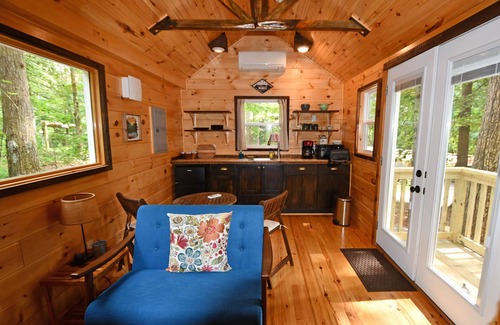 Clarkesville Cabin | Magnolia Tiny Home at Bleu Canoe