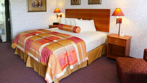 Howell Hotel | Magnuson Hotel Howell/Brighton