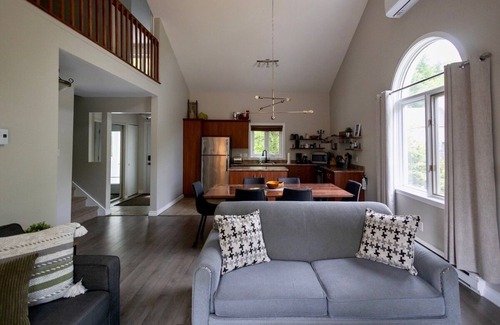 Magog Apartment | Magog, between lake and mountain
