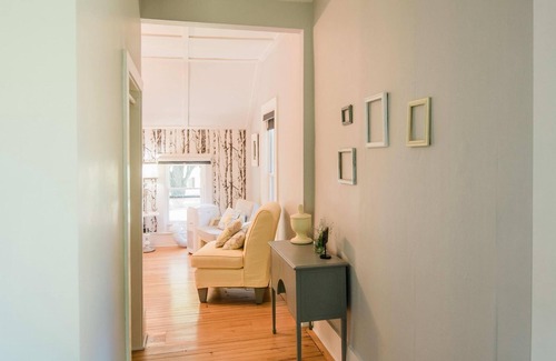 Central Lake Apartment | Mahaney Suite BW Boutique Hotel