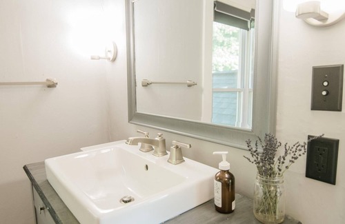 Central Lake Apartment | Mahaney Suite BW Boutique Hotel