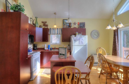 Oquossoc House | Mahara 1 - Nice home with Rangeley Lake access in the summer