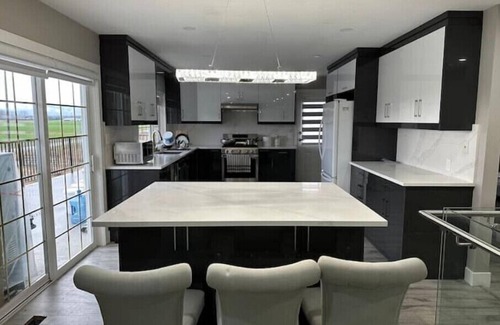Deroche House | Mahil Estates - 3 BDRMn