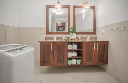 Maho Apartment | Maho Beach House - Spacious 2 Bedroom - Ocean View