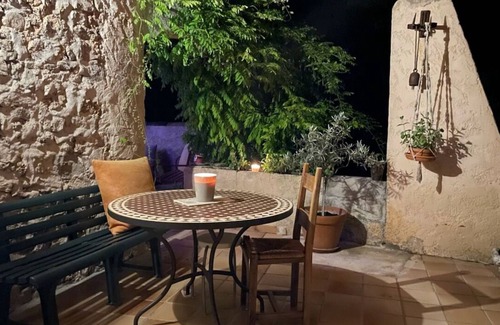 Sainte-Anastasie-sur-Issole House | Maison de Campagne au Calme Pour un Séjour en Toute Tranquillité