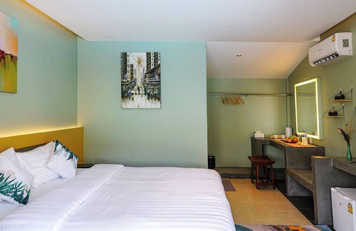 Kata Hotel | Maiiam bungalows with the swimming pool, closed to beach and all markets.