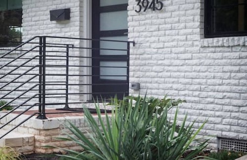 Charlotte House | Main House · Modern design meets comfort w/deck & chefs kitchen