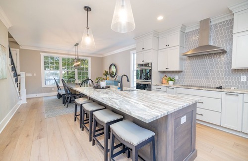 Macon House | Main Lake, luxury tritoon boat, spa, fire pit, water toys and more more more!