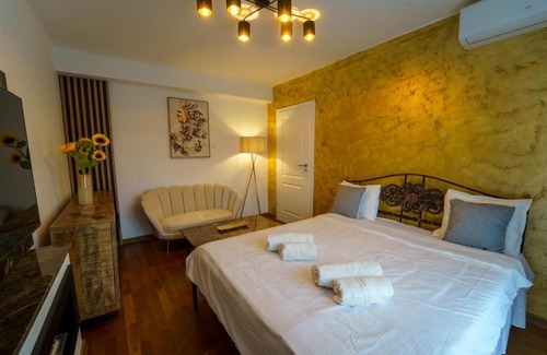 Old Town Apartment | Main square 5 star luxury apartment with view