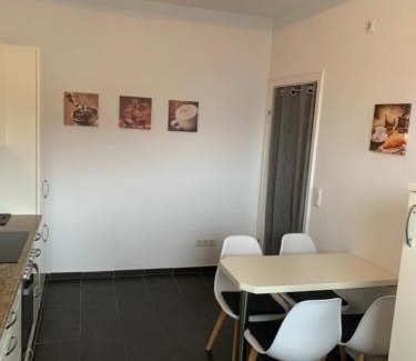 Mainaschaff Apartment | Mainpark Apartment 4 Schlafzimmer bis zu 10 Personen direkt über AschaffApartment bei Aschaffenburg