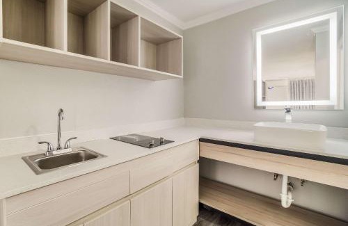Florence Hotel | MainStay Suites Florence - Darlington