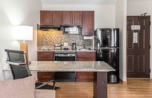South Hills Hotel | MainStay Suites Pittsburgh Airport
