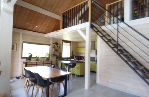 Chazey-Bons Villa | Maison à la Campagne Spacieuse Avec Piscine
