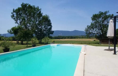 Chazey-Bons Villa | Maison à la Campagne Spacieuse Avec Piscine